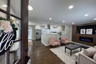 1608 Tulip Ln, Munster, IN 46321 - Photo 2