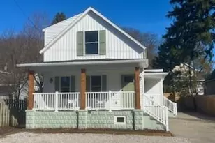 112 Blaine St, Michigan City, IN 46360 - Photo 2