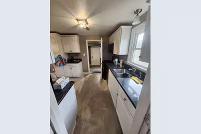 201 E 13th Place, Hobart, IN 46342 - Photo 8