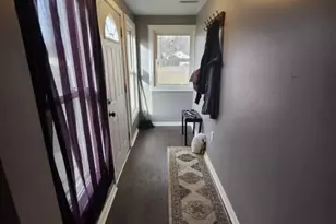 201 E 13th Pl, Hobart, IN 46342 - Photo 2