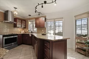 1055 Mission Hills Ct, Chesterton, IN 46304 - Photo 12