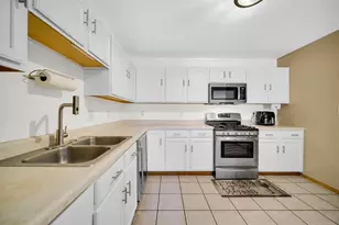 1741 W 86th Ln, Merrillville, IN 46410 - Photo 8