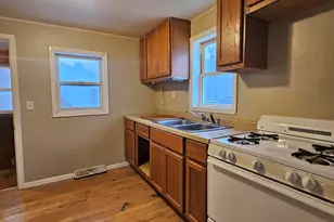 306 N Lincoln St, Hebron, IN 46341 - Photo 6