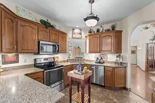 431 Hilbrich Dr, Schererville, IN 46375 - Photo 6