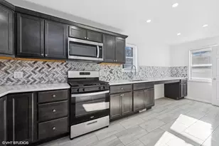 1025 Wallace St, Gary, IN 46404 - Photo 4