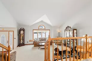 2760 Wood Dr, Dyer, IN 46311 - Photo 4