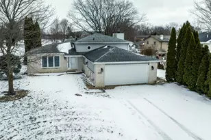 3229 Rustic Ln, Crown Point, IN 46307 - Photo 2