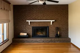 5 Sycamore Ln, Hobart, IN 46342 - Photo 2