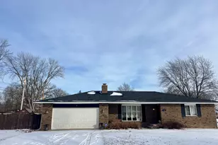 5 Sycamore Ln, Hobart, IN 46342 - Photo 1