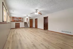 7800 Eider Ave, Hobart, IN 46342 - Photo 22