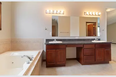 7800 Eider Avenue, Hobart, IN 46342 - Photo 10