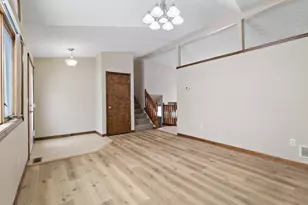 7800 Eider Ave, Hobart, IN 46342 - Photo 20