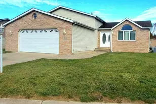 7800 Eider Ave, Hobart, IN 46342 - Photo 2