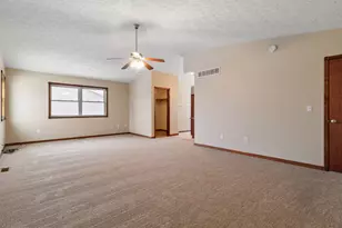 7800 Eider Ave, Hobart, IN 46342 - Photo 12