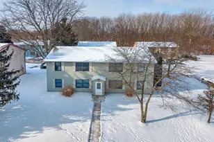 2201 Sturdy Rd, Valparaiso, IN 46383 - Photo 2