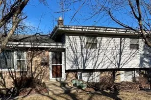 9401 Fran-lin Pkwy, Munster, IN 46321 - Photo 1