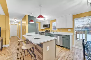 81 Lincoln Ave, Hobart, IN 46342 - Photo 6