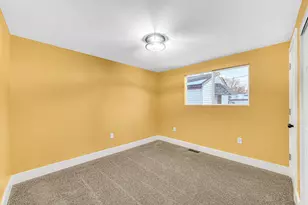 81 Lincoln Ave, Hobart, IN 46342 - Photo 16