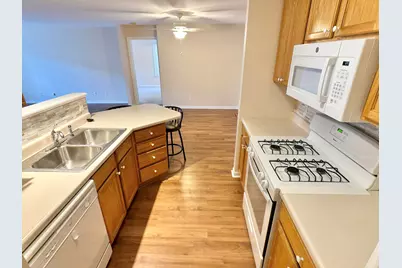 9814 Wildwood Court #1c, Highland, IN 46322 - Photo 2