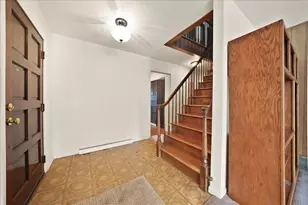 241 E 11th Pl, Hobart, IN 46342 - Photo 6