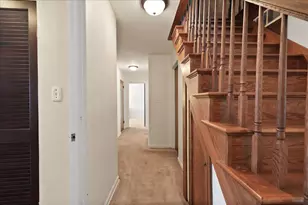 241 E 11th Pl, Hobart, IN 46342 - Photo 20