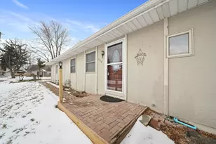 202 Beverly Ln, Hobart, IN 46342 - Photo 1