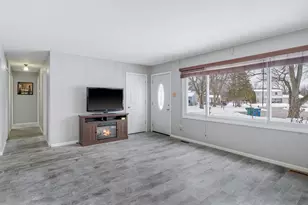 419 Portland Rd, Valparaiso, IN 46385 - Photo 6