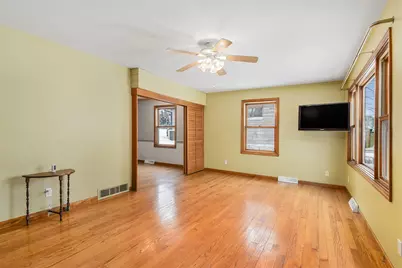 614 Vine Street, La Porte, IN 46350 - Photo 2