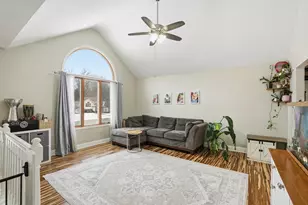 3001 Emerald Dr, Hobart, IN 46342 - Photo 4