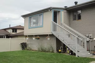 2308 Flint Ct, Dyer, IN 46311 - Photo 2