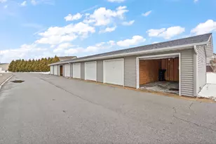 8214 Lincoln Cir, Merrillville, IN 46410 - Photo 18