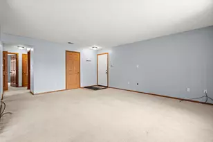 8214 Lincoln Cir, Merrillville, IN 46410 - Photo 16