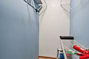 8214 Lincoln Cir, Merrillville, IN 46410 - Photo 12