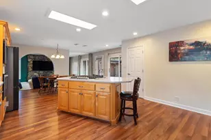 8134 Oakwood Ave, Munster, IN 46321 - Photo 10