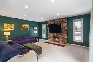 8134 Oakwood Ave, Munster, IN 46321 - Photo 14