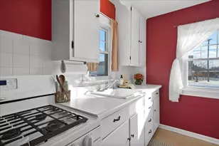 1102 Lafayette St, Valparaiso, IN 46383 - Photo 10