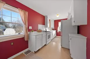 1102 Lafayette St, Valparaiso, IN 46383 - Photo 8