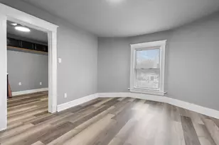 565 Jackson St, Gary, IN 46402 - Photo 10