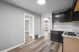 565 Jackson St, Gary, IN 46402 - Photo 8