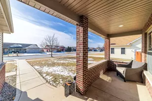 704 Coach Light Ln, Lowell, IN 46356 - Photo 4
