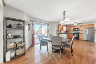 704 Coach Light Ln, Lowell, IN 46356 - Photo 12