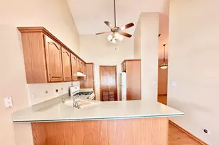 6198 Avocet Cir, Hobart, IN 46342 - Photo 16