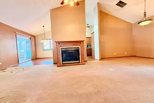 6198 Avocet Cir, Hobart, IN 46342 - Photo 10