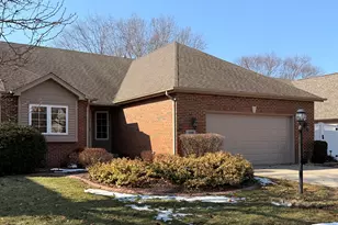 6198 Avocet Cir, Hobart, IN 46342 - Photo 2