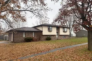 6276 Robbins Rd, Portage, IN 46368 - Photo 2