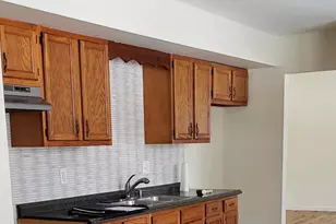 384 Lahonda Dr, Valparaiso, IN 46385 - Photo 6