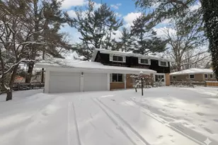 405 Spruce Dr, Trail Creek, IN 46360 - Photo 2