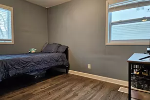 8129 Wicker Park Dr, Highland, IN 46322 - Photo 12