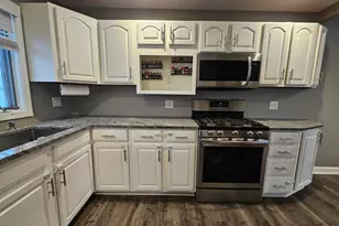 8129 Wicker Park Dr, Highland, IN 46322 - Photo 6