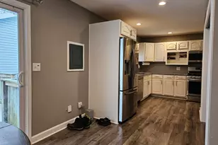 8129 Wicker Park Dr, Highland, IN 46322 - Photo 8